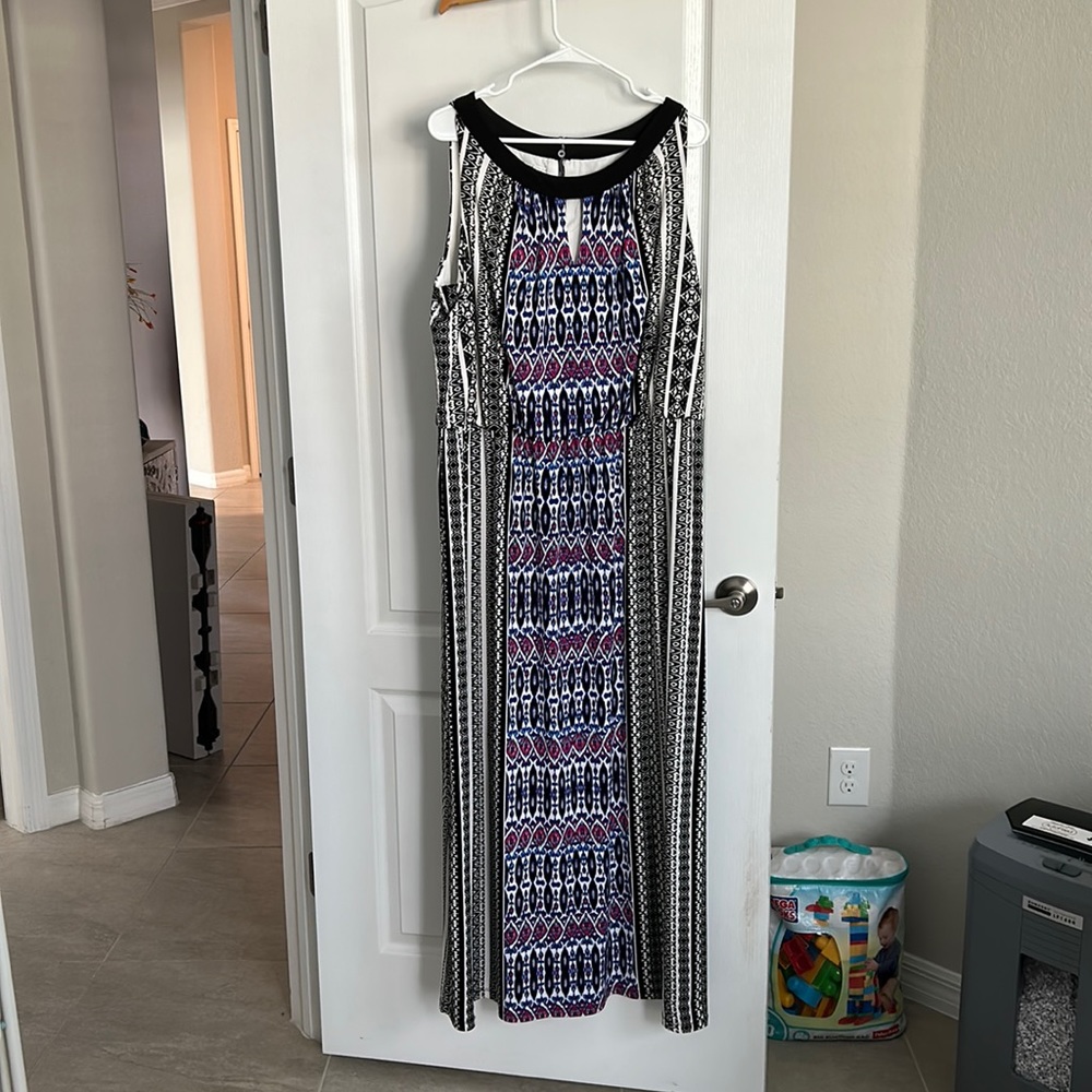 Black print dress great for work or a night out with the girls